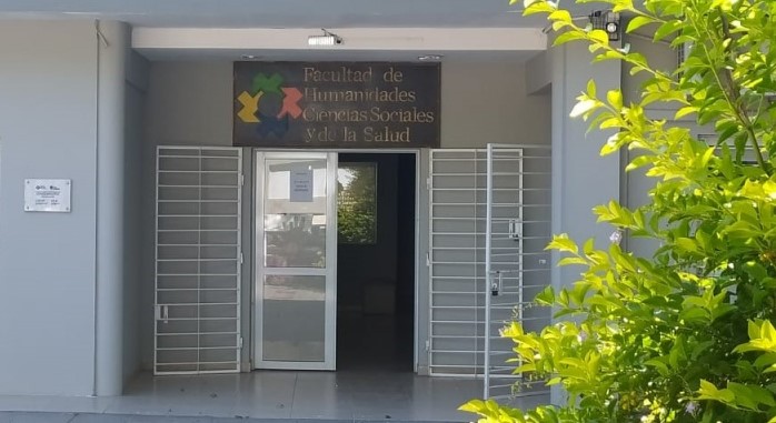 HumanidadesFachada1 - copia.jpg