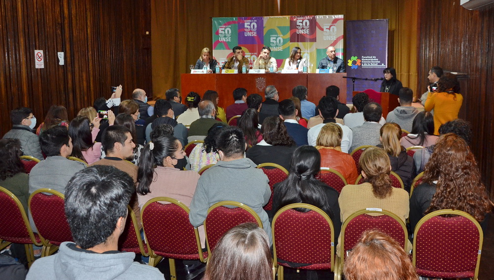 PeriodismoCharla.jpg