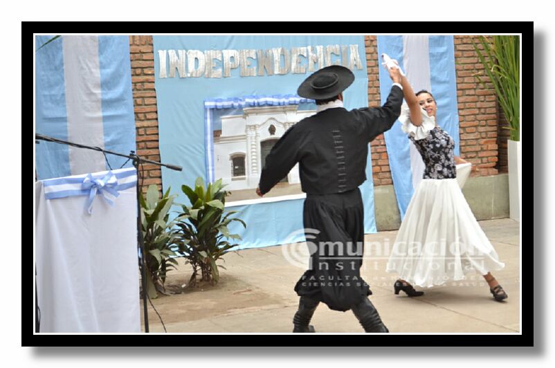 El escenario fue coronado por la danza folklrica de Flix Pineda y Antonela Espndola.
