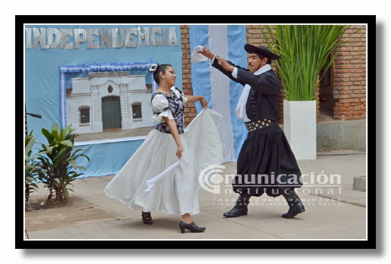El escenario fue coronado por la danza folklrica de Flix Pineda y Antonela Espndola.
