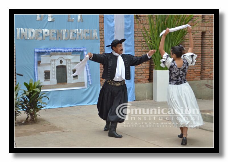 El escenario fue coronado por la danza folklrica de Flix Pineda y Antonela Espndola.