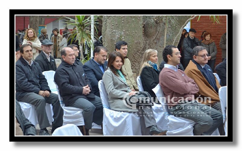 Estuvieron presentes autoridades de las cuatro facultades, docentes, no docentes y alumnos.