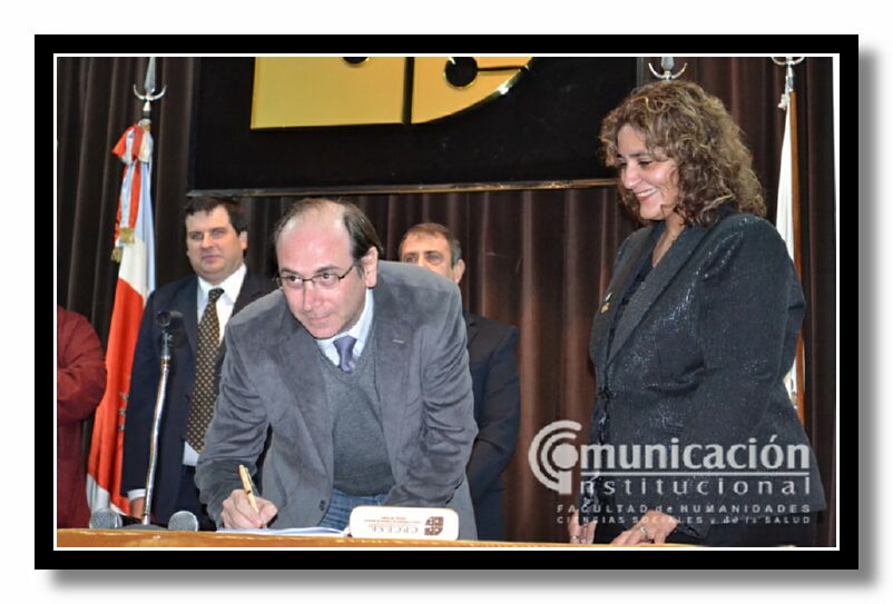 Tesorero: C.P.  Hctor Oscar Hauteberque