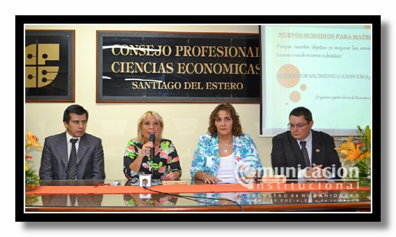 La Mg. Mara Mercedes Arce de Vera (Decana FHCyS) se refiri a la importancia de esta relacin para la Facultad que hoy se concreta con la firma de este acuerdo.