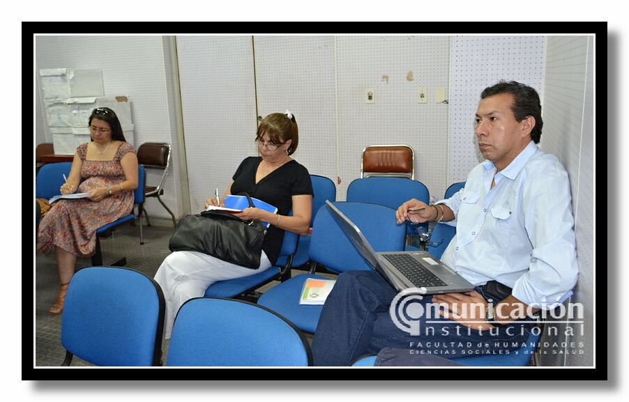 El jurado estuvo integrado por Dr. Eduardo Landriel, Mg. Adriana Gilardi, Mg. Elisa Salvatierra.