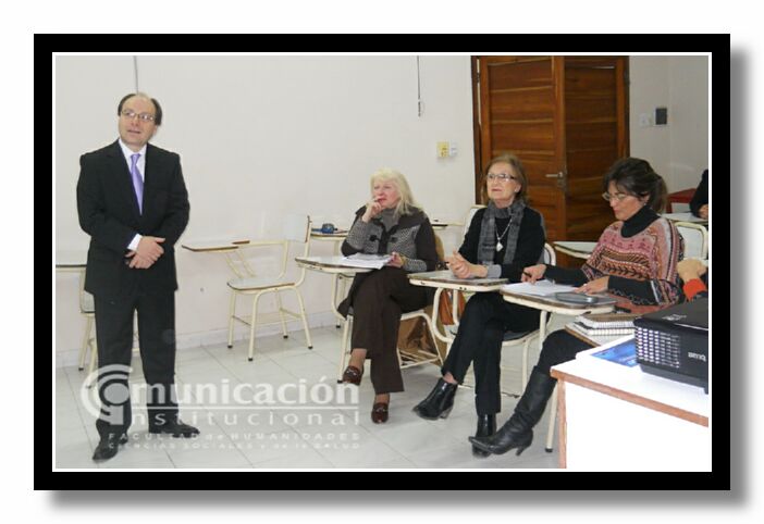 2 de agosto -  El Ing. en Computaci�n Lucio Gerardo Sosa present� su Tesis de Maestr�a en Administraci�n P�blica bajo el t�tulo: �Tecnolog�a de la Informaci�n y la comunicaci�n en los Servicios de Salud de la Provincia de Santiago del Estero. Identificaci�n de factores favorables a la implementaci�n de la Historia Cl�nica informatizada en el Hospital Regional Dr. Ram�n Carrillo�