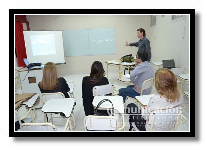 EL Jurado estuvo integrado por: Dr. Pablo Barbetta (UBA CONICET), Dra. Celeste Schnyder (CONICET) y Mg. Mar�a Isabel Silveti (UNSE).