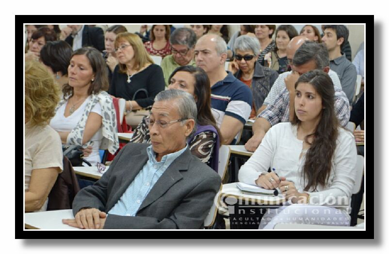 La educacin es un acto poltico fue una de sus expresiones ms significativas que apunta a ofrecer el ms de uno identitario, habilitar la posibilidad de las diferencias. 
