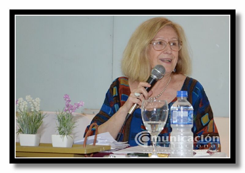 La Dra. Frigerio, disert sobre el tema El oficio de educar. 