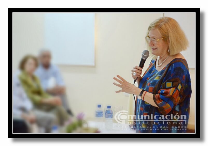 La Dra. Frigerio, disert sobre el tema El oficio de educar. 