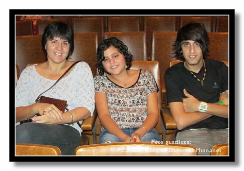 Docentes, alumnos y publico en general estuvieron presentes.