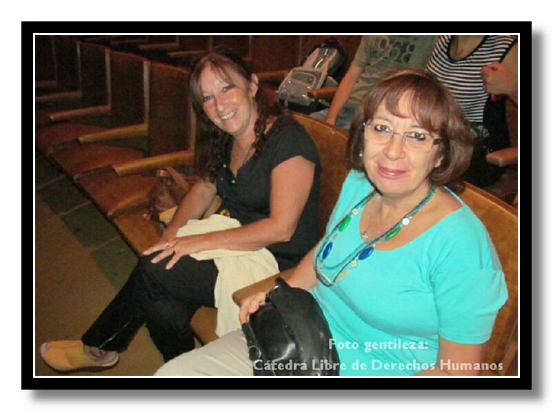 Docentes, alumnos y publico en general estuvieron presentes.