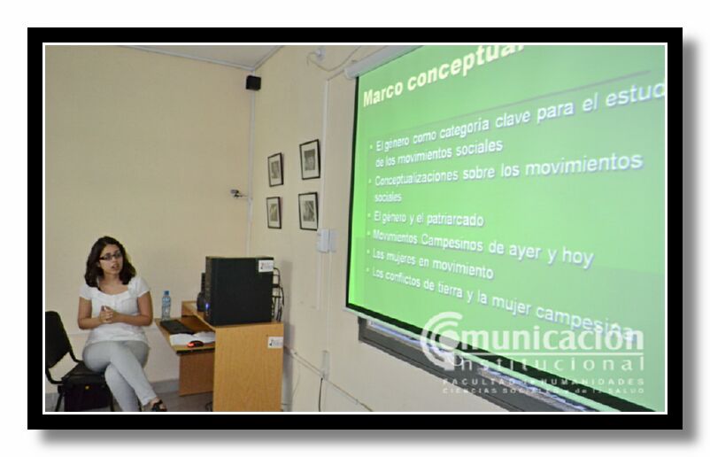 15 de Febrero - Jacqueline Gisele Tort expone su trabajo ante el tribunal  evaluador.