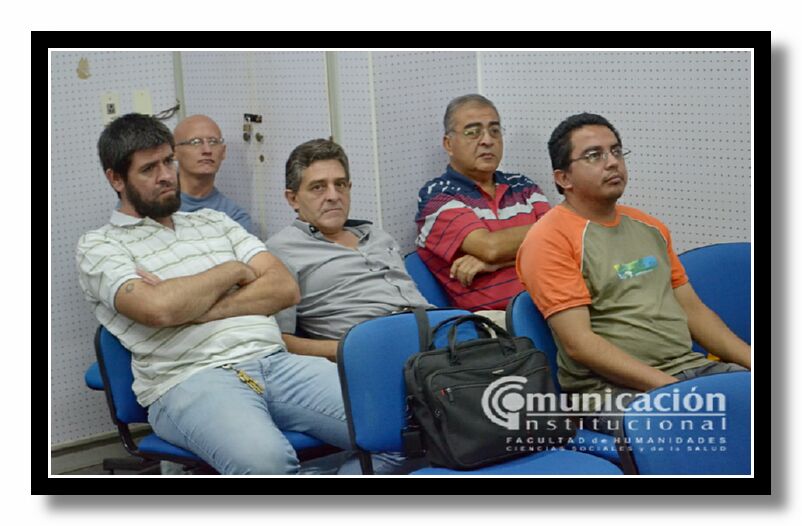 4 de Febrero - Docentes y alumnos presenciaron la exposici�n del trabajo.