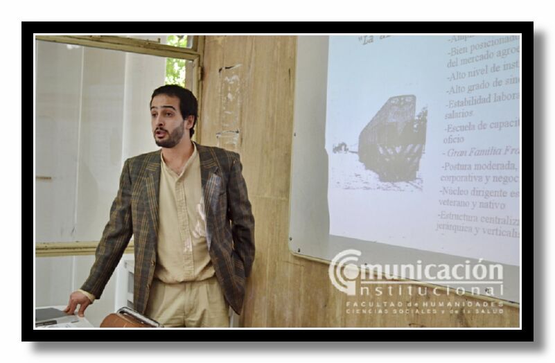 20 de marzo - Ezequiel  Jose Cano Bulacio expone su trabajo ante el tribunal  evaluador.