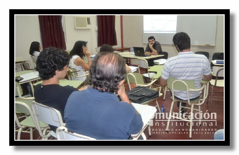 Cesar Daniel G�mez durante la exposici�n de su trabajo.